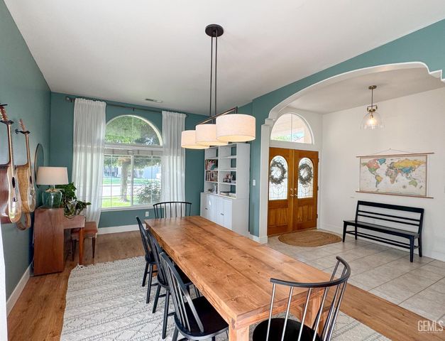 9320 Quail Brook Court, Bakersfield, CA 93312