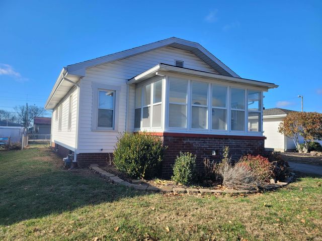 1547 E Locust Street, Vincennes, IN 47591