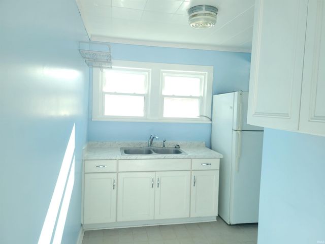 1547 E Locust Street, Vincennes, IN 47591