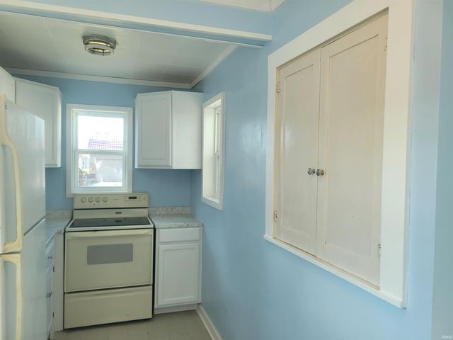 1547 E Locust Street, Vincennes, IN 47591