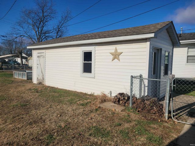 1547 E Locust Street, Vincennes, IN 47591