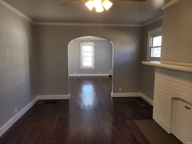 1547 E Locust Street, Vincennes, IN 47591