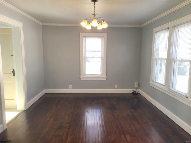 1547 E Locust Street, Vincennes, IN 47591