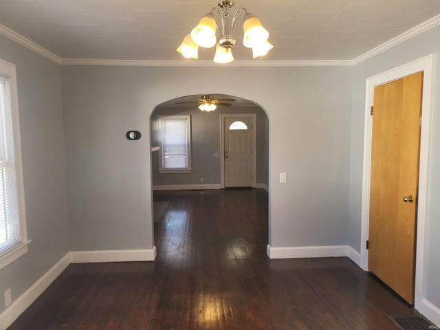 1547 E Locust Street, Vincennes, IN 47591