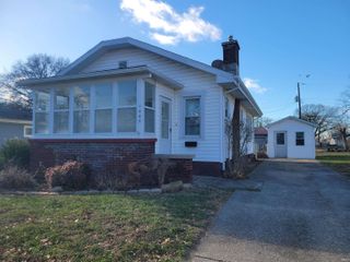 1547 E Locust Street, Vincennes, IN 47591