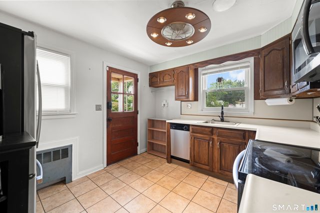 4 Eleanor Road, East Hartford, CT 06118