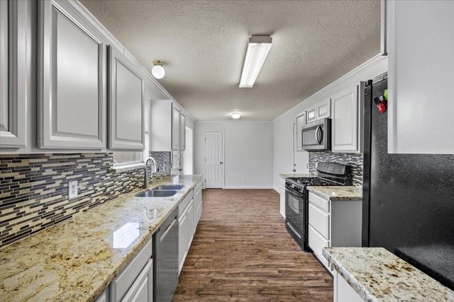 158 Bristol Bend Lane, Dickinson, TX 77539