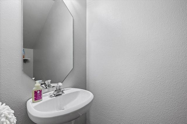 158 Bristol Bend Lane, Dickinson, TX 77539