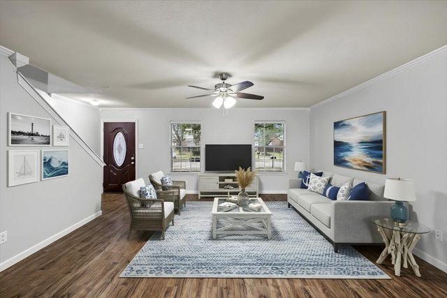 158 Bristol Bend Lane, Dickinson, TX 77539