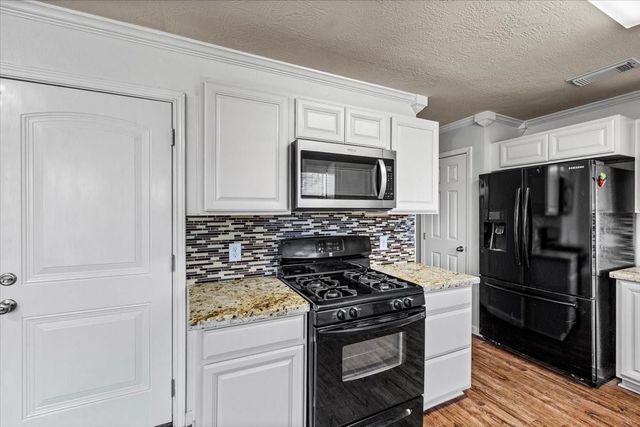 158 Bristol Bend Lane, Dickinson, TX 77539