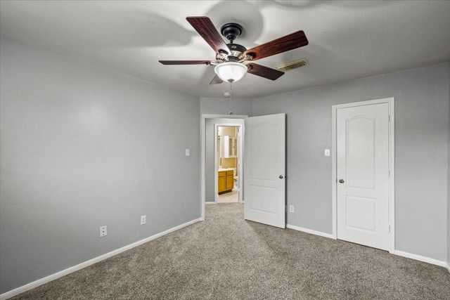 158 Bristol Bend Lane, Dickinson, TX 77539