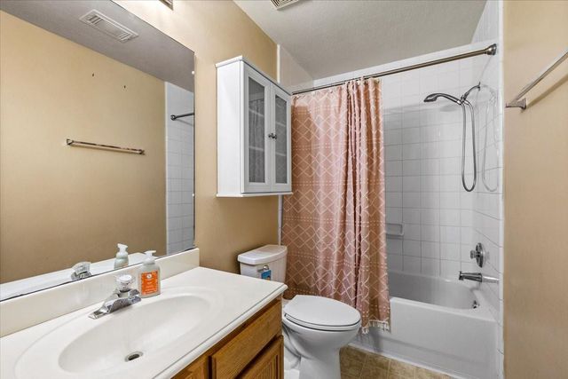 158 Bristol Bend Lane, Dickinson, TX 77539