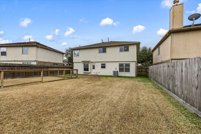 158 Bristol Bend Lane, Dickinson, TX 77539