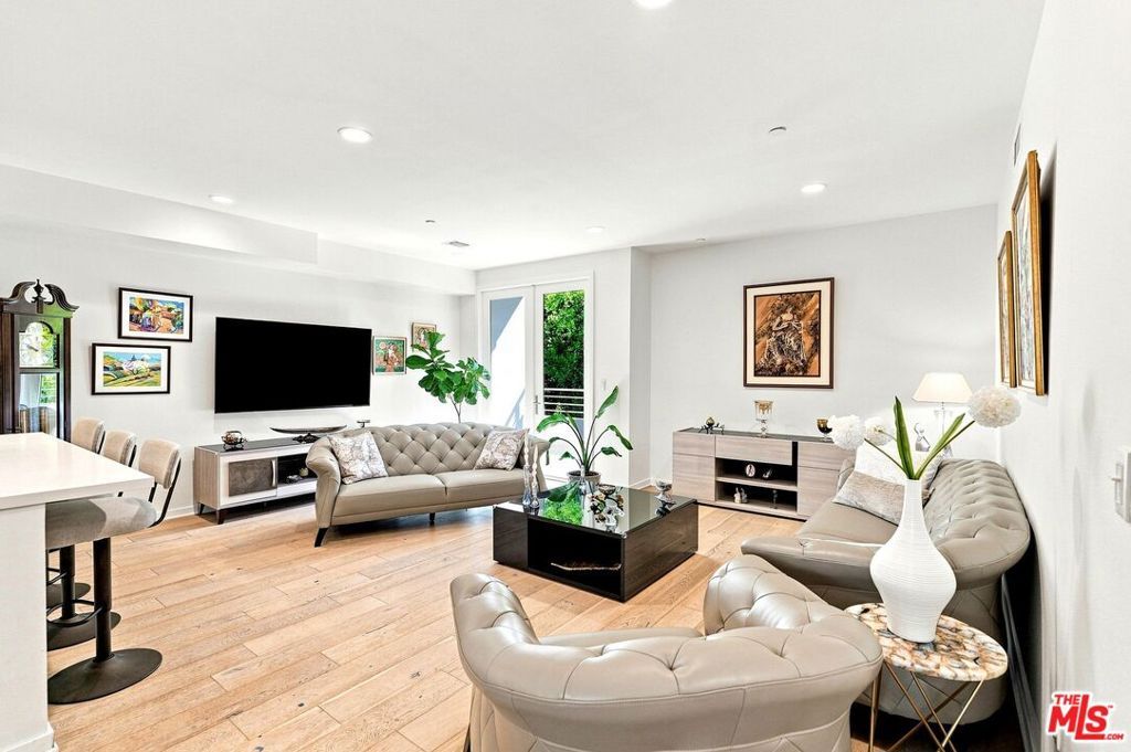 4240 Laurel Canyon Boulevard 305, Studio City, CA 91604 — photo 3