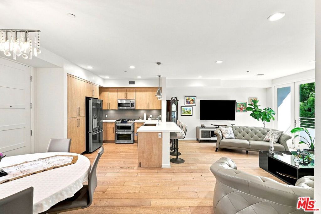 4240 Laurel Canyon Boulevard 305, Studio City, CA 91604 — photo 4