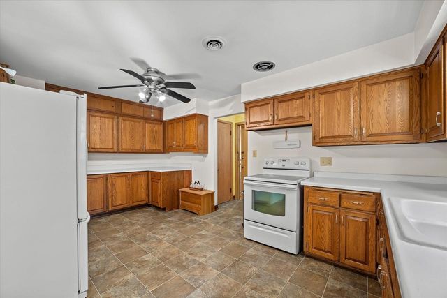 10125 W Ridge ROAD, Hales Corners, WI 53130