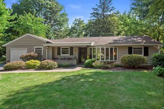 10125 W Ridge ROAD, Hales Corners, WI 53130