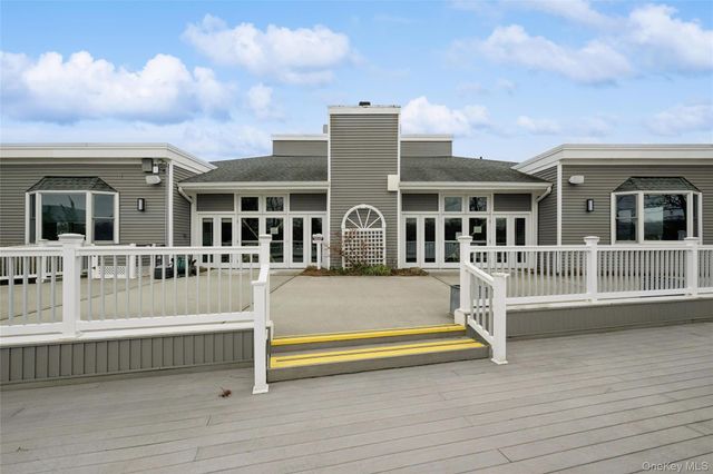 549 Highland Court, Moriches, NY 11955