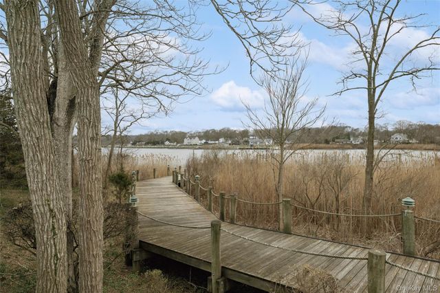 549 Highland Court, Moriches, NY 11955