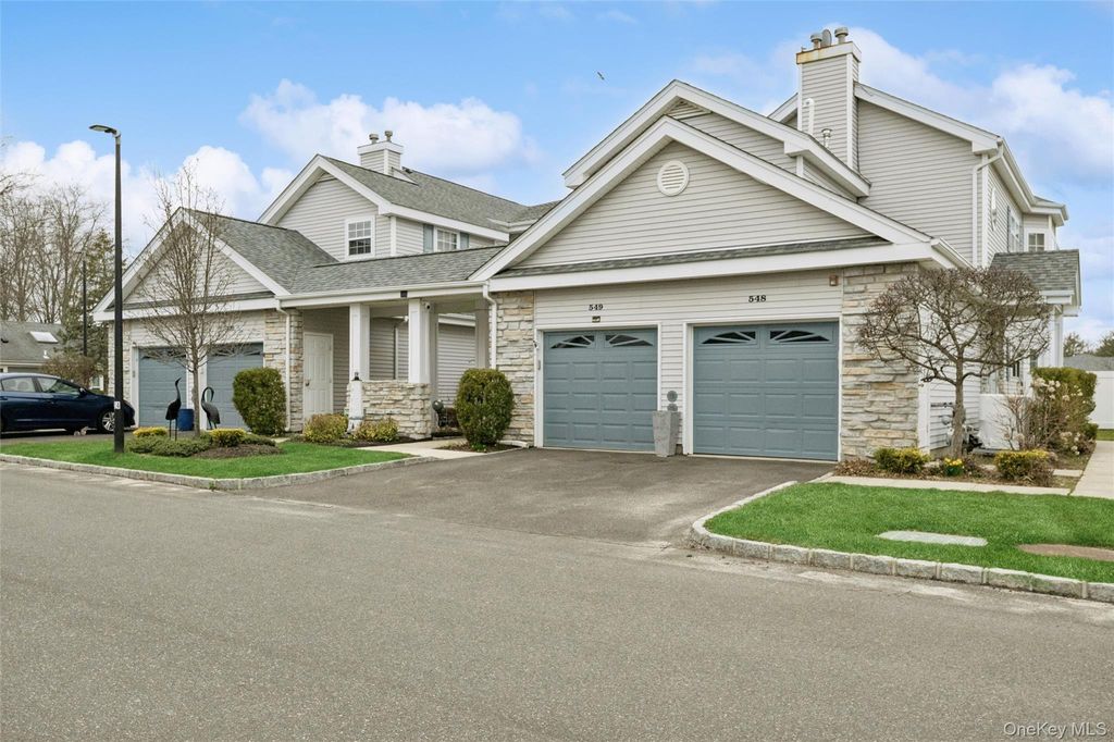 549 Highland Court, Moriches, NY 11955