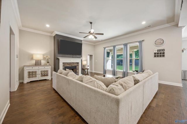 132 Midpark Drive, Meridianville, AL 35759