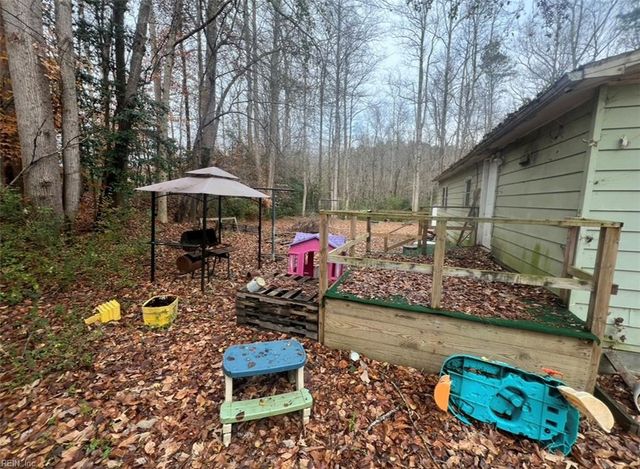 2141 Hosier RD, Suffolk, VA 23434