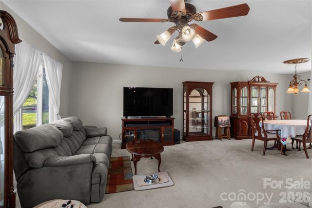 223 Vandyke Street, Kernersville, NC 27284
