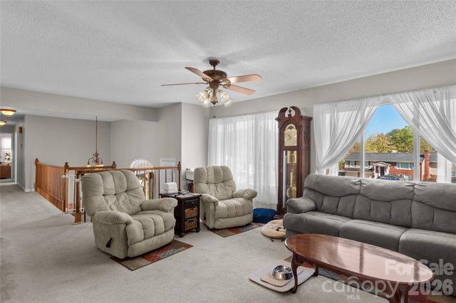 223 Vandyke Street, Kernersville, NC 27284