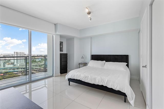 350 S Miami Ave 2815, Miami, FL 33130