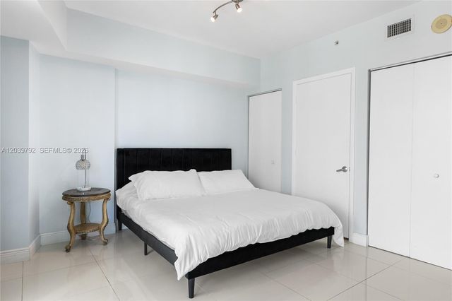 350 S Miami Ave 2815, Miami, FL 33130