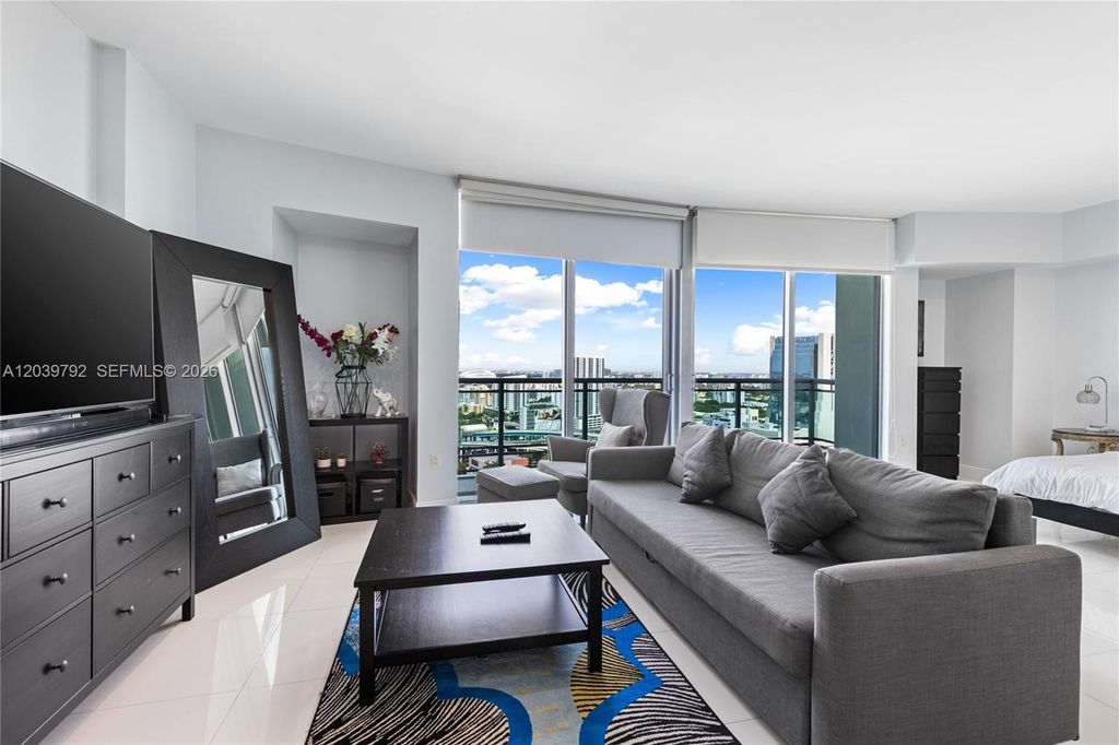 350 S Miami Ave 2815, Miami, FL 33130