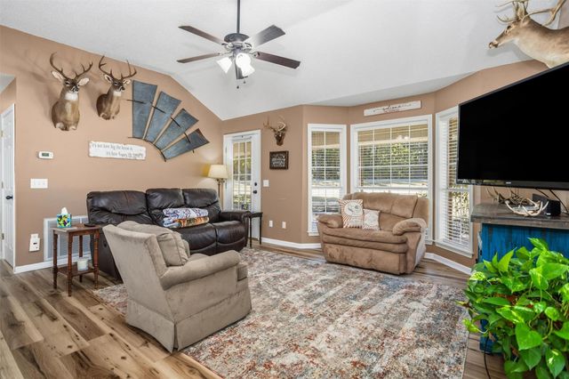 1867 Fm 2423, Grapeland, TX 75844