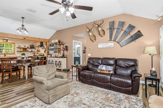 1867 Fm 2423, Grapeland, TX 75844