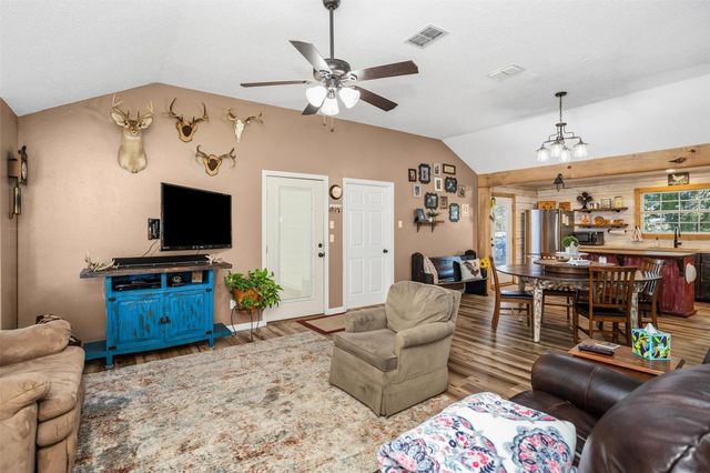 1867 Fm 2423, Grapeland, TX 75844