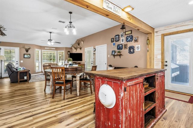 1867 Fm 2423, Grapeland, TX 75844