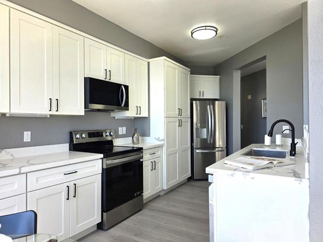 101 Crescent Way 2112, San Francisco, CA 94134