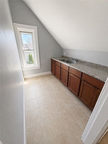 284 Massachusetts Avenue 3, Providence, RI 02905