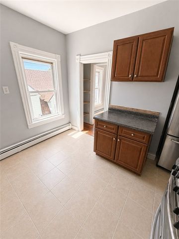 284 Massachusetts Avenue 3, Providence, RI 02905
