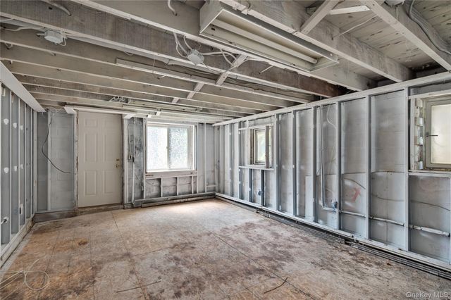 14 Marlan Court, Sea Cliff, NY 11579
