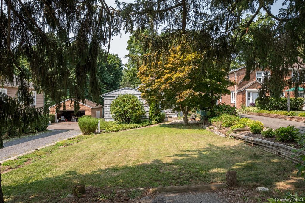 14 Marlan Court, Sea Cliff, NY 11579 — exterior