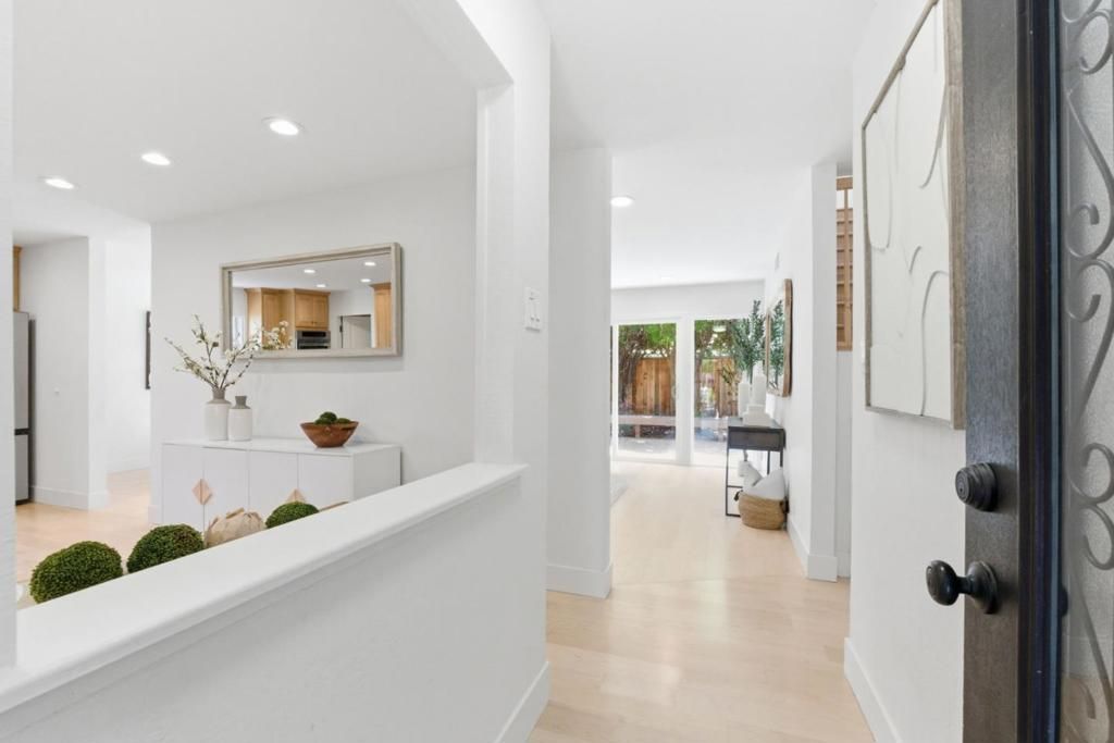 Image 4 of property listing at 5964 Friar Court, San Jose, CA 95129