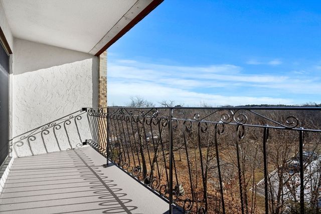 159 Franklin E6, Stoneham, MA 02180