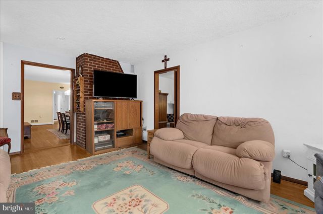 115 LOCKLEVEN DR, Severna Park, MD 21146