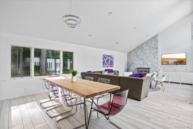 5 Lakewood Lane, Quogue, NY 11959