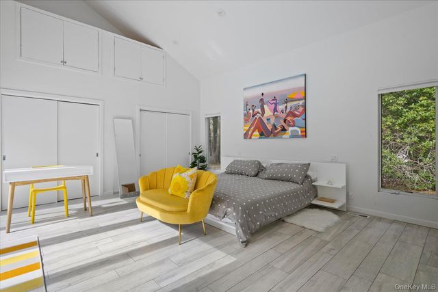 5 Lakewood Lane, Quogue, NY 11959