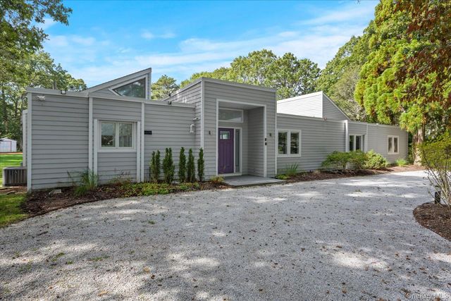 5 Lakewood Lane, Quogue, NY 11959