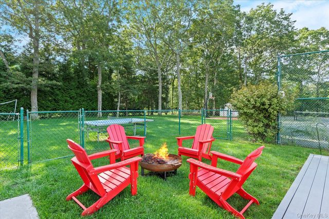 5 Lakewood Lane, Quogue, NY 11959