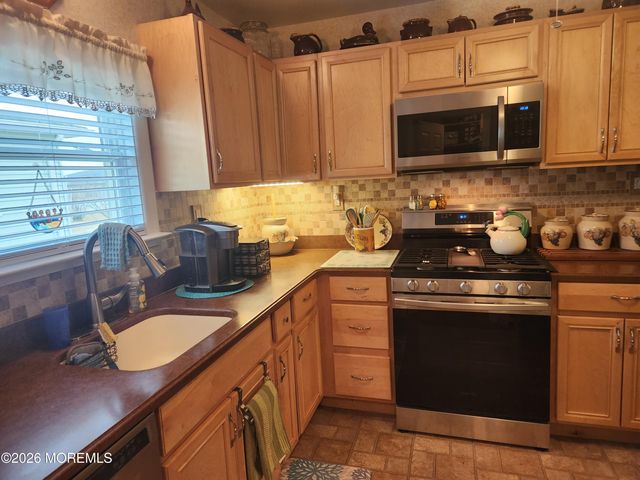 1017 Camino Real Court, Toms River, NJ 08757