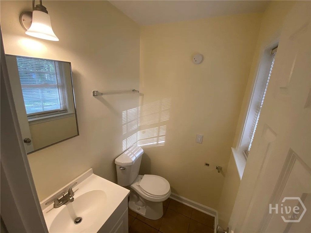 Image 11 of property listing at 6910 Damascus Road, Savannah, GA 31406