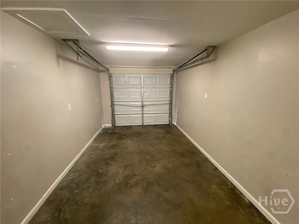 Image 12 of property listing at 6910 Damascus Road, Savannah, GA 31406